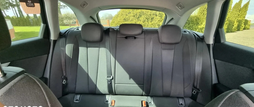 Audi A4 cena 82500 przebieg: 127610, rok produkcji 2016 z Sieradz małe 211
